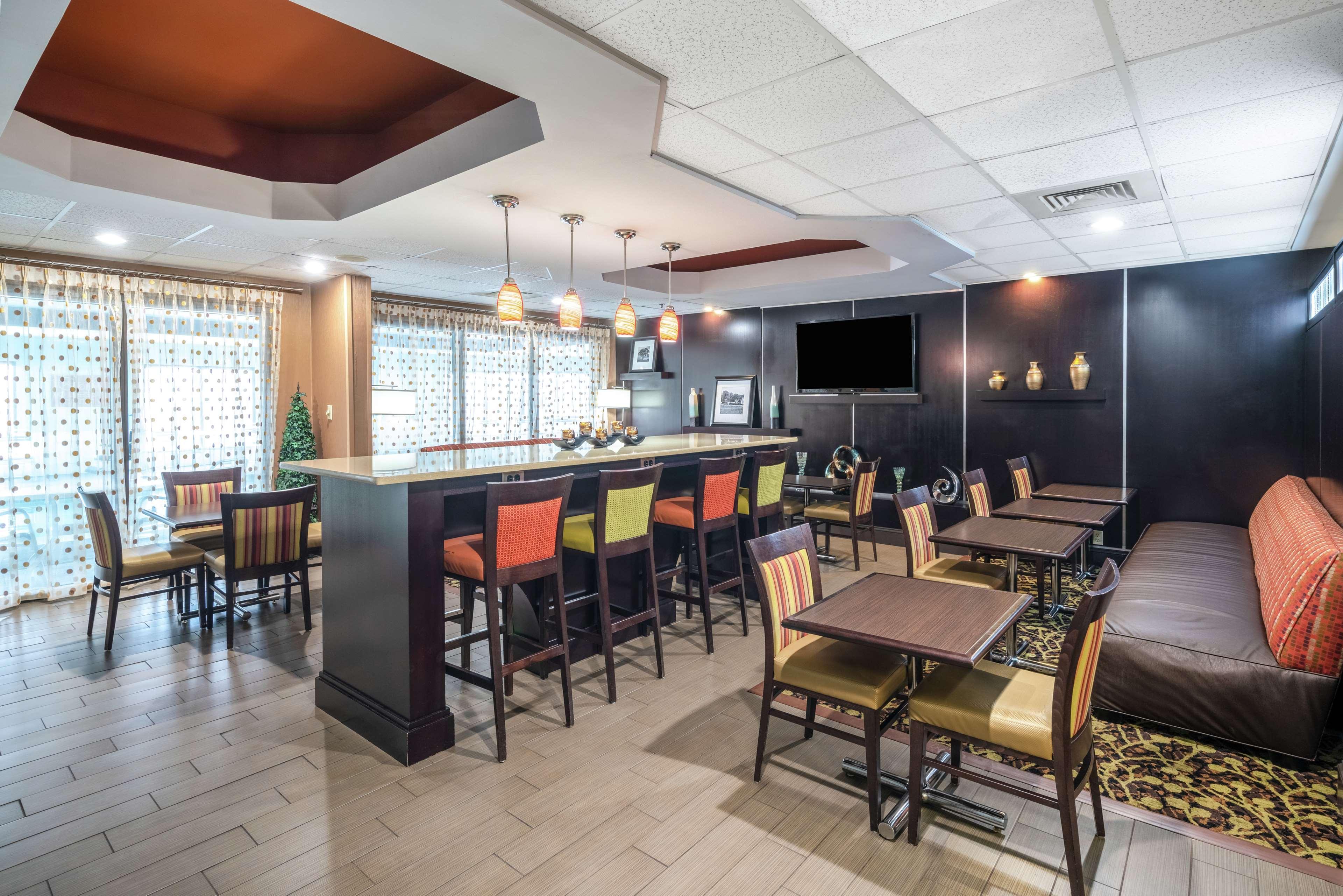 Hampton Inn Dublin Newbern Exterior photo
