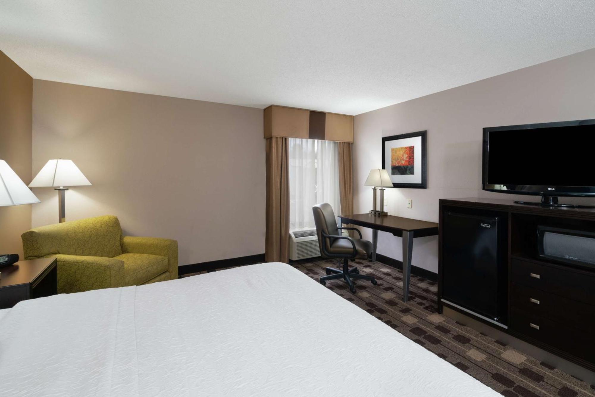 Hampton Inn Dublin Newbern Exterior photo